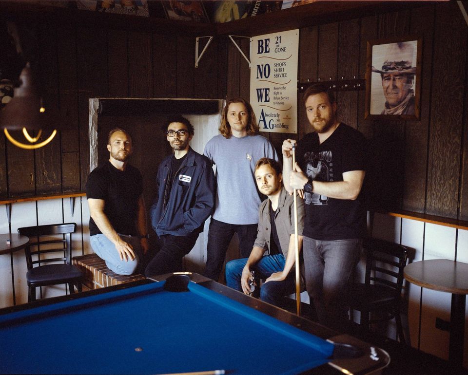 Mainland Break (USA) / Scared of Sharks / Misso, Servo Food Truck Bar