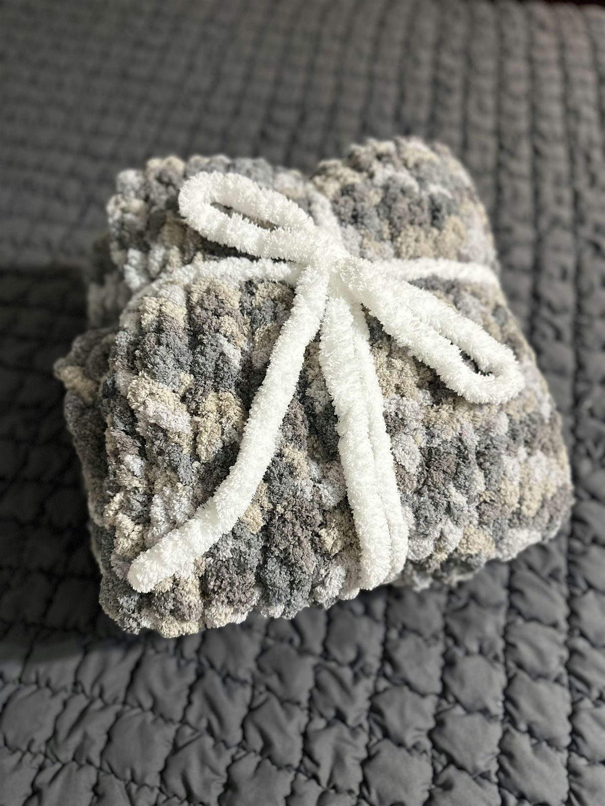 Chunky Knit Blanket Workshop (Bring Your Own Yarn), 30 November | Event in HOPE MILLS | AllEvents