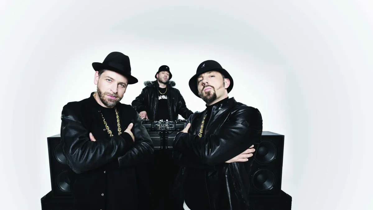 Fünf Sterne deluxe, Kool Savas, Massive Töne, Curse, Ferris MC, Eko Fresh, Sido, Selam Araya, Olli Banjo, Torch, Stieber Twins, Cora E. in Berlin, 29 August