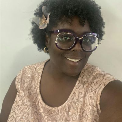 Renae Cleveland logo