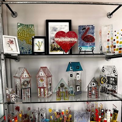 Lulu’s Petals Fused Glass at GRT Glass Design