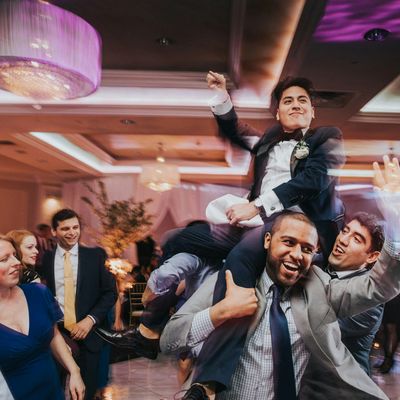 The Wilshire Grand logo