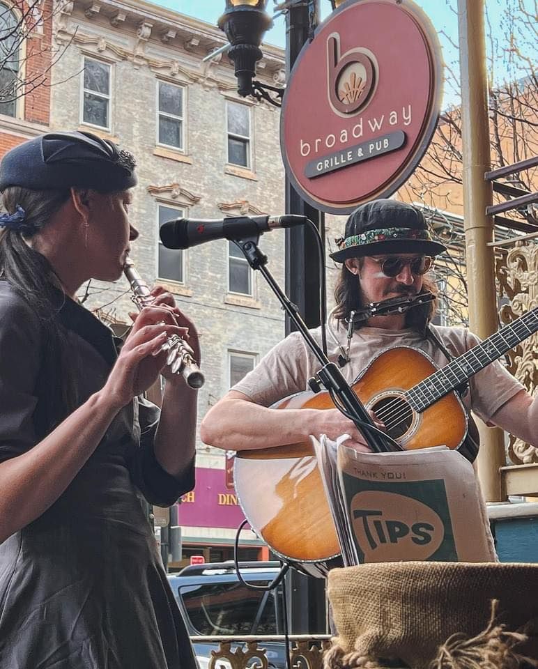 Live Music Brad Konstas / Twin Hill/ the Mountain, Broadway Grille