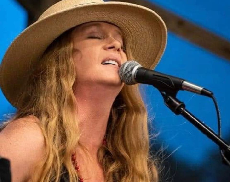 Amanda Pruitt and friends at The Brass Monkey Draught Emporium, The