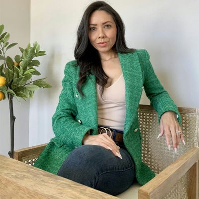 Chí  Salinas-Harris