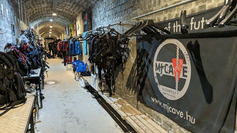 Molnàr Jànos & Köbànya Höhle Budapest, 3 January | Event in Budapest | AllEvents.in