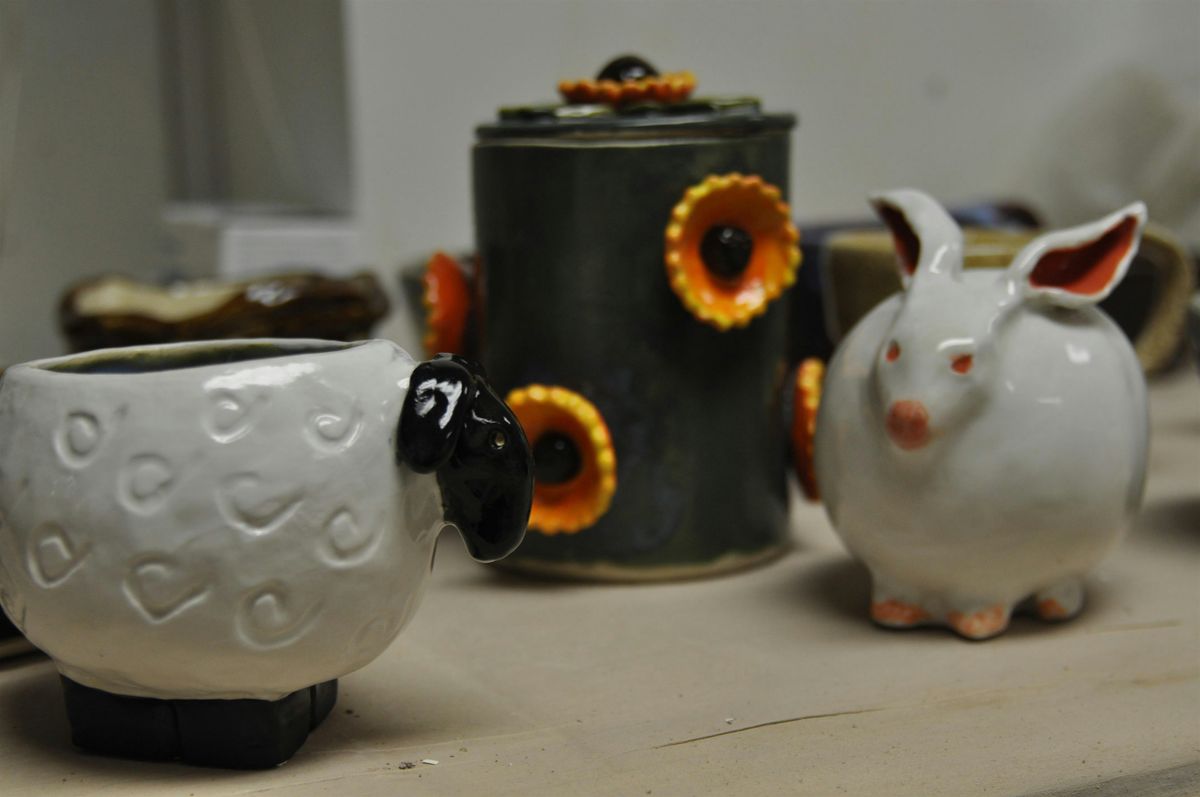 Beginner/Intermediate Handbuilding in Clay 6-week Artist Series, 3 February | Event in Yarmouth | AllEvents