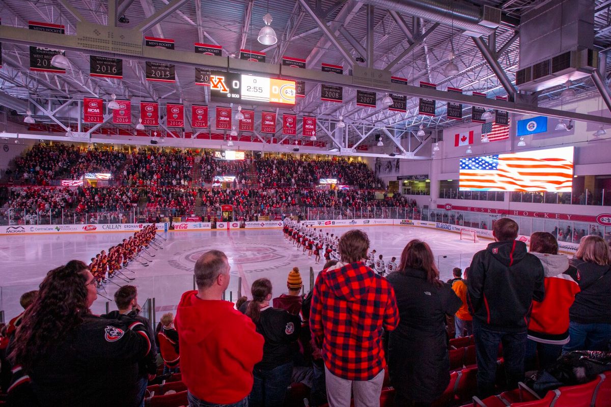 St Thomas University Tommies at St Cloud State Huskies Mens Hockey at Herb Brooks National Hockey Center, 4 October