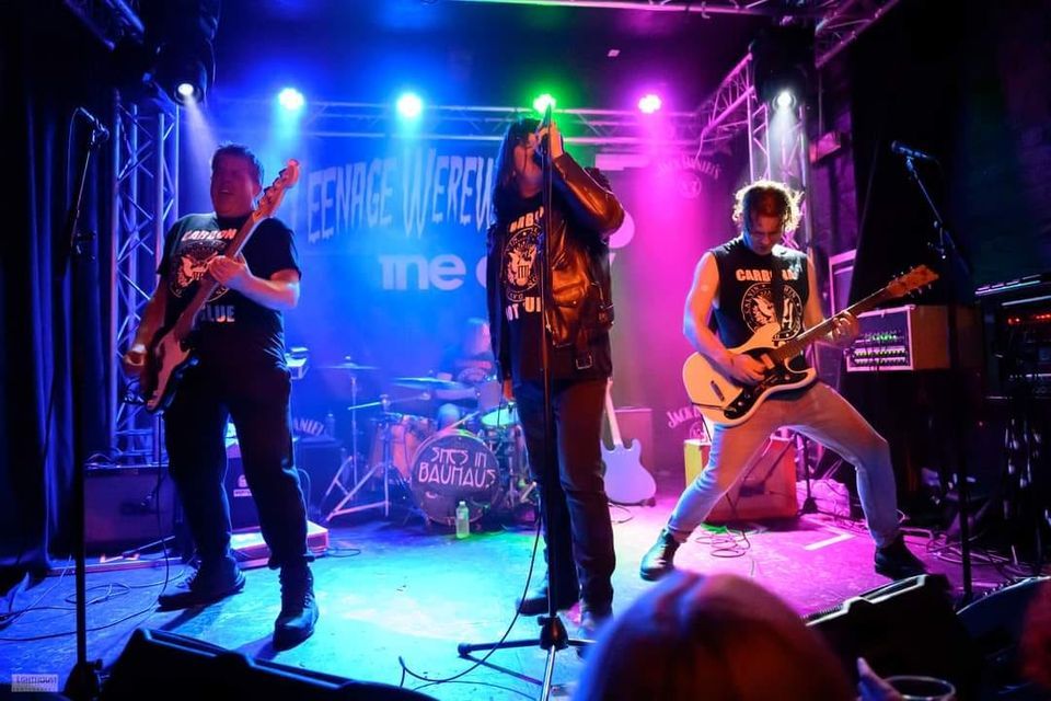 CARBONA NOT GLUE RAMONES Xmas Party with the Phlegm, Leith Depot