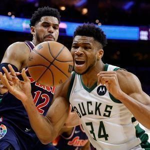Milwaukee Bucks at Philadelphia 76ers