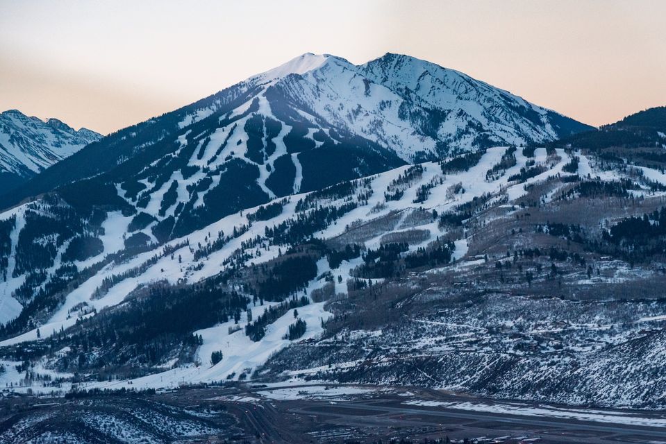 EcoFlight Friday Morning Uphill Breakfast, Cliffhouse Restaurant