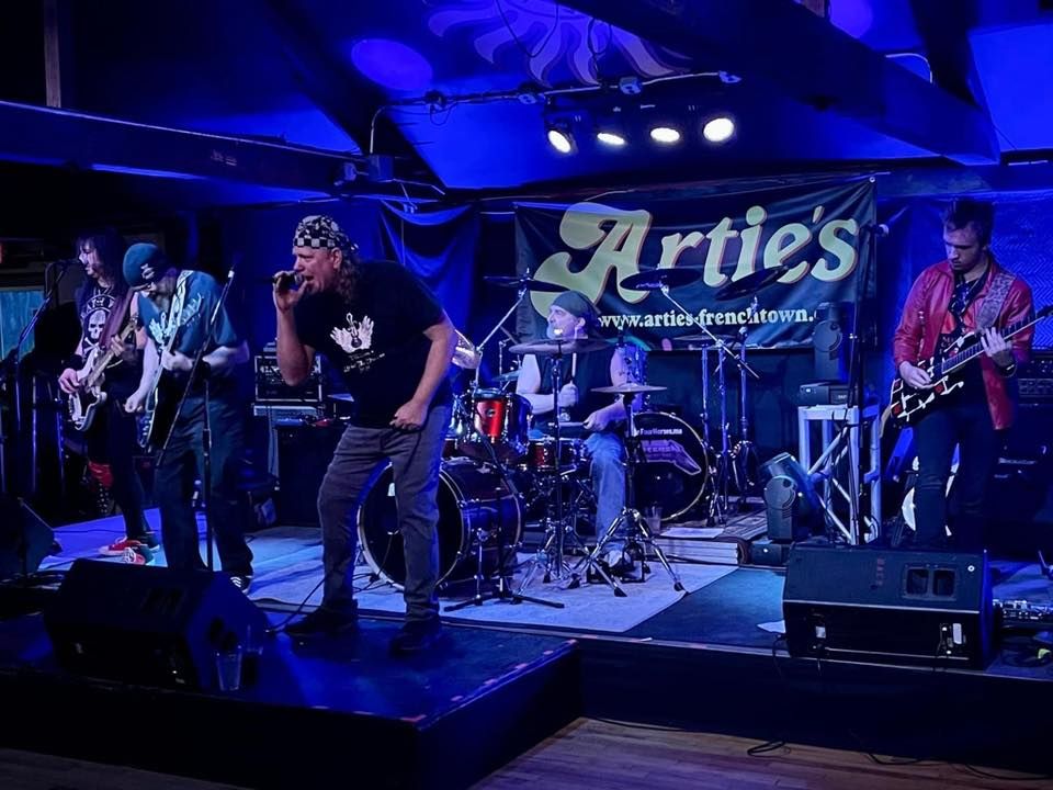 Livin’ the Dream at Kaycee Rays Sports Bar & Pub in Vineland,New Jersey