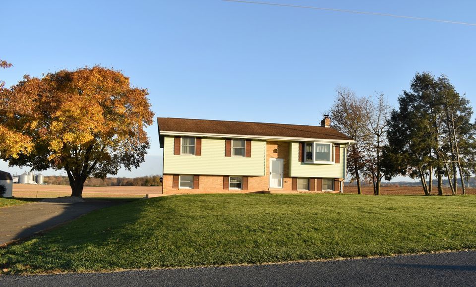 Real Estate Auction Rapho Township Home w/ Countryside Views, 632