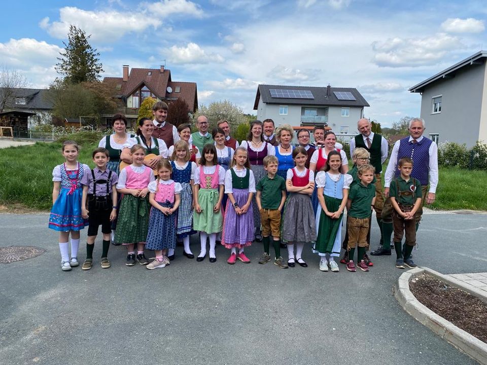 Maibaum Aufstellen, Pfarre St. Christoph Graz Thondorf, 1 May 2023