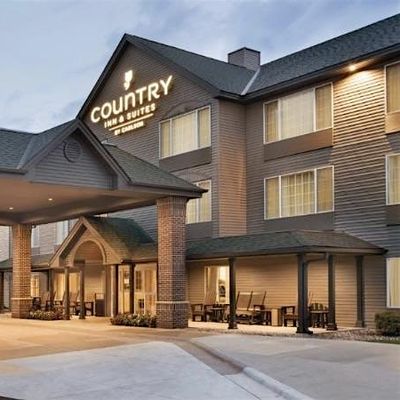 Hotel, Restaurant Staff Discount TICKETS Sat., Dec. 27 Music legends Show