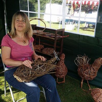 Willow and Crafts logo