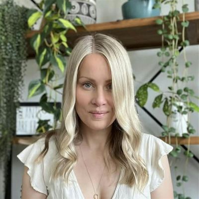 Golden Aura Healing logo