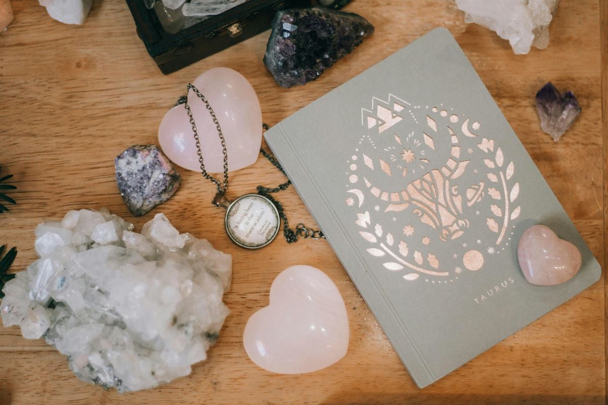 Crystal Meditation with Rose Quartz: A Heart-Opening Evening for Self-Love, 11 December | Event in Littleton