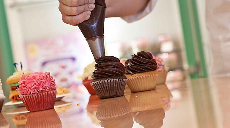Cupcake decorating class!(option #2 ages 10 & up!), 113 N. Water Street ...