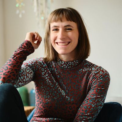 Jarla-Finela Wolf logo