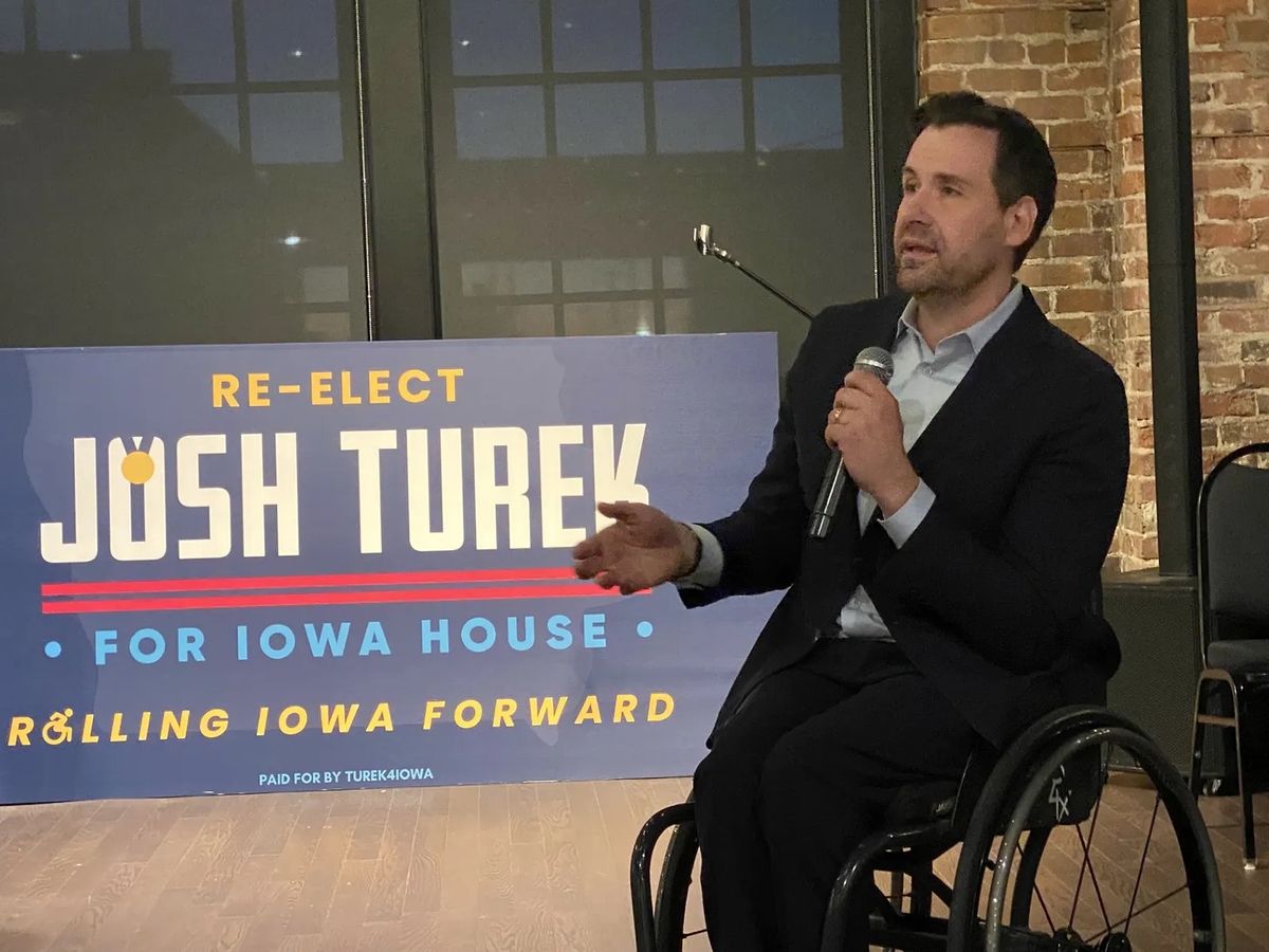 Joshua Turek at Funny Bone - Kansas City, 28 August | Event in Kansas City | AllEvents