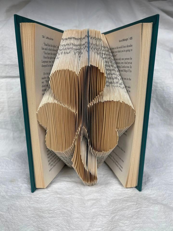 Creative Corner Shamrock Book Fold With Claire, Schrader Creations