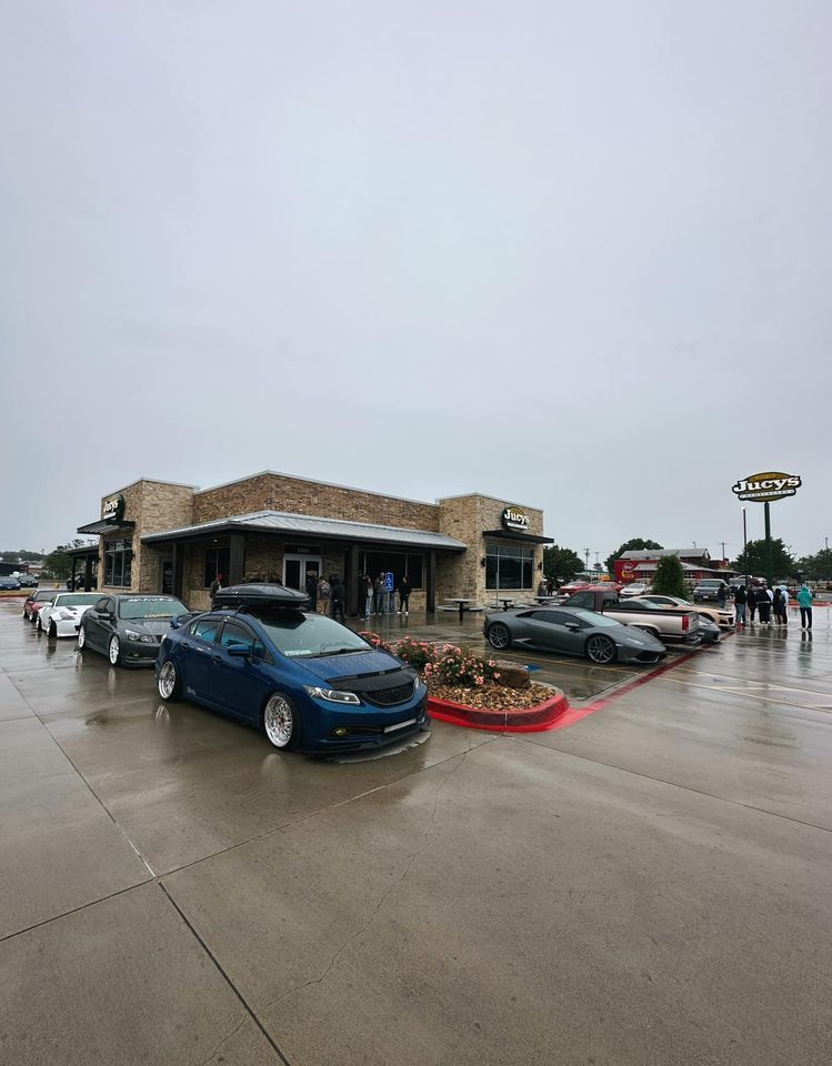 CARS & BURGERS , Jucys Hamburgers (1300 SW Loop 323 Tyler, Tx), August