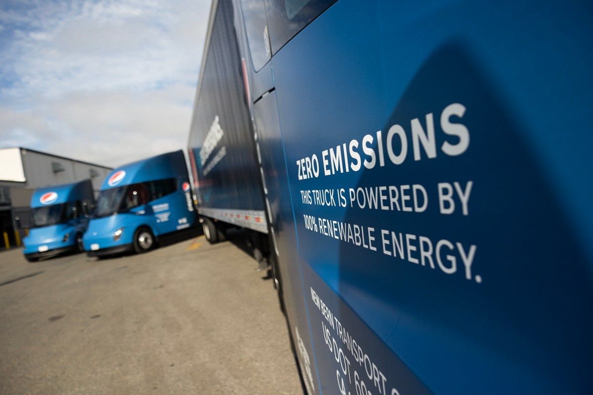 Parking Golden Smog (18+), 6 December | Event in Jersey City | AllEvents