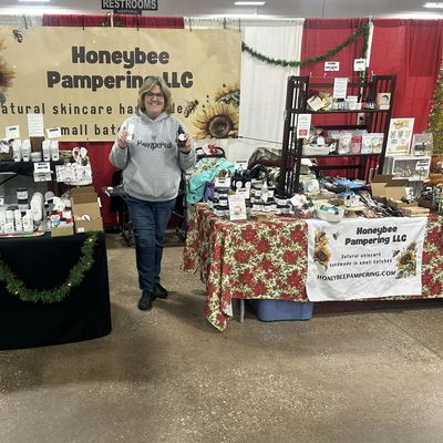 Honeybee Pampering LLC logo