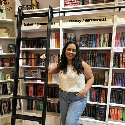 Michelle (@Booksybesitos) logo