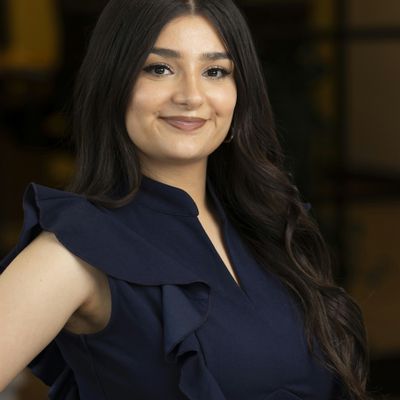 Kimia Raissian of Universal Title