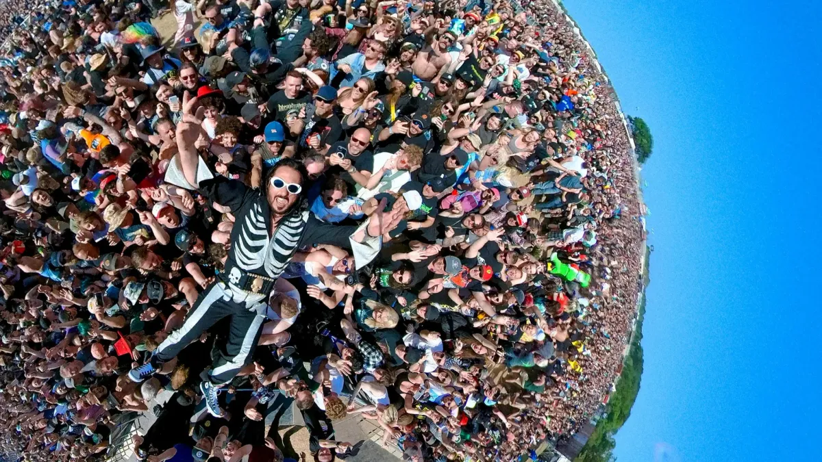 Elvana, Newton Faulkner, Utah Saints, Dodgy, Bay City Rollers, Lucy Spraggan, The Zutons, King King, Marc Almond, Skinny Lister, Sandi Thom, Ferocious Dog, Skids, The Blockheads, The Rezillos, Dutty Moonshine Big Band, Screaming Eagles, The Stumble, SkiDs, The Bar Stool Preachers, The Rooks in Stirling, 1 August