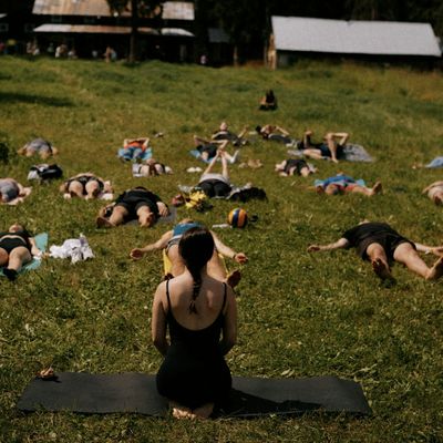 OLA YOGA FREQUENCIES logo