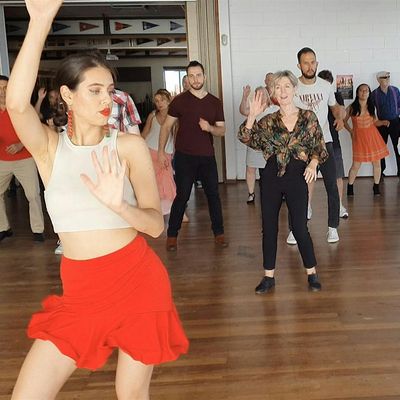 Oscar A Castellanos logo