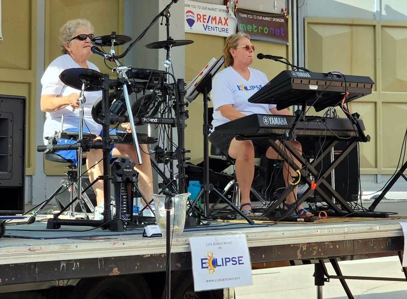 Eclipse Back at Chart House, Brianno's Chart House, Lakeville, 19