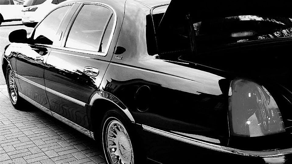 Flint Bishop International (FNT) Limo & Black Car Service | Event in Flint | AllEvents