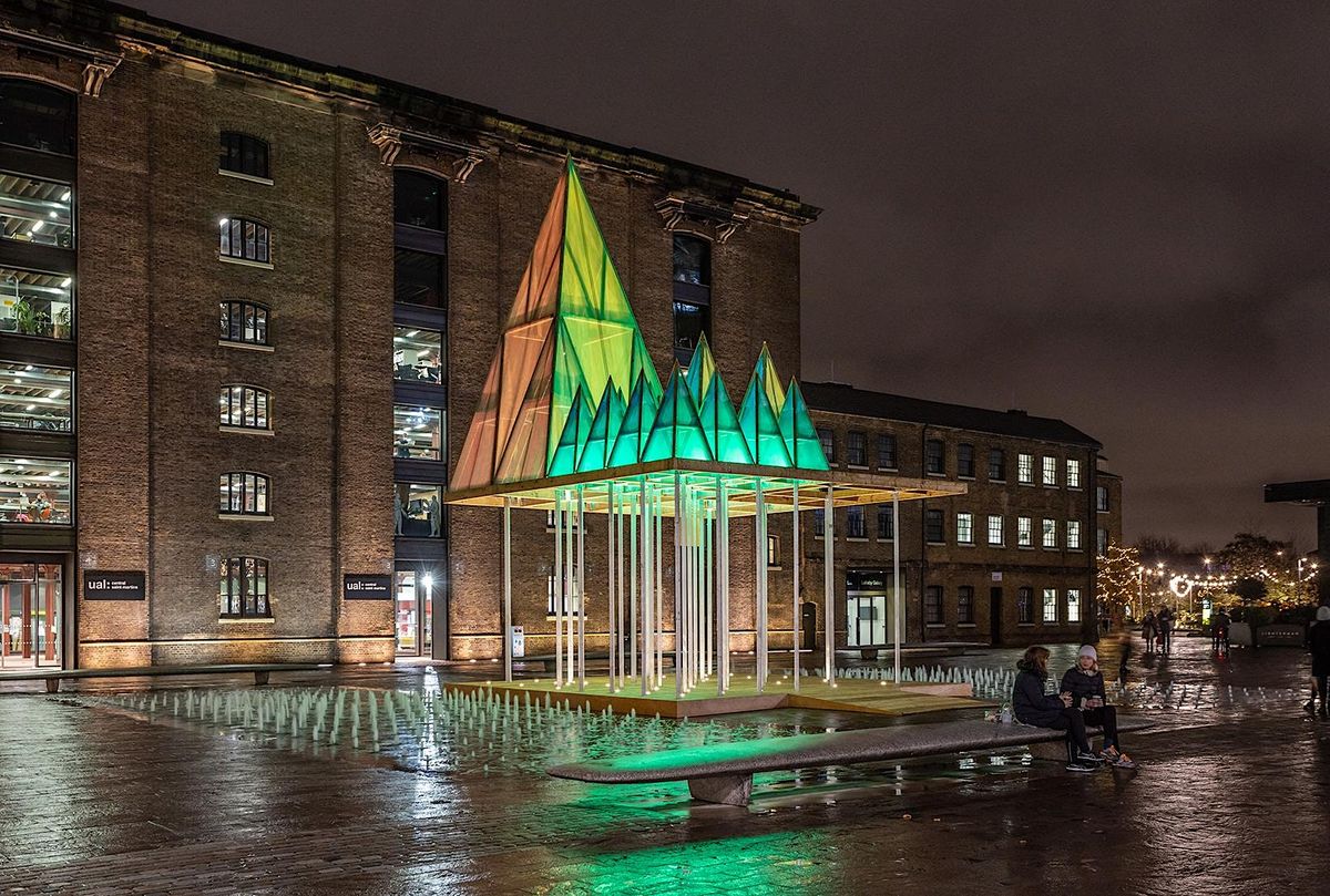 Kings Cross the "Christmas edit" walk, Outside the Black Sheep Coffee