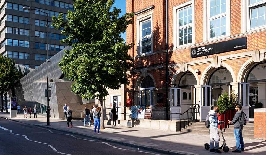London Met Postgraduate Research Student Induction February 16 2022 London Met Postgraduate Research Student Induction February 16 2022
