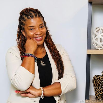 Shavon McCown Yoga & Wellness logo