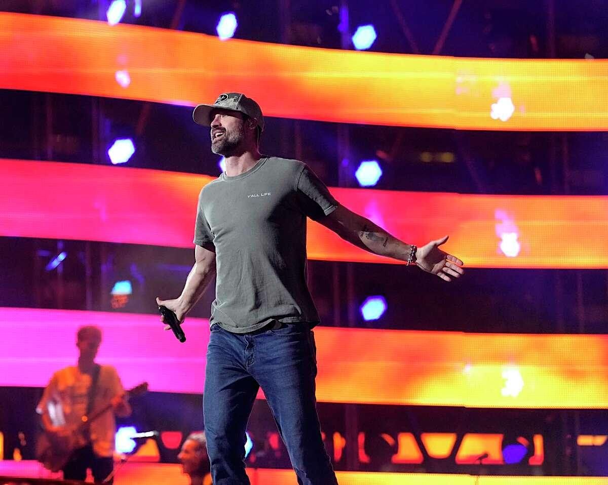 Walker Hayes, Community Choice Credit Union Convention Center, Des