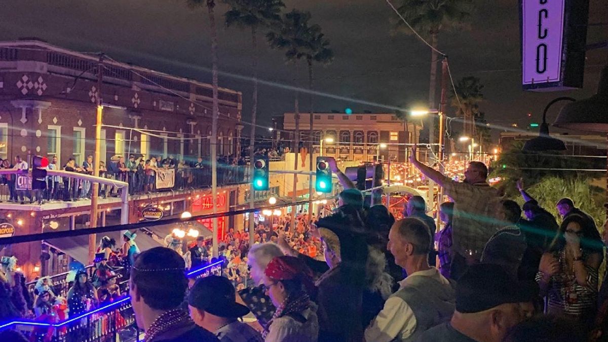 Ybor Christmas Parade 2022 Atvo1Y1Jahojmm