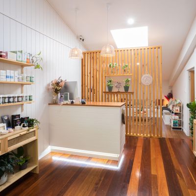 Self Love Lounge logo