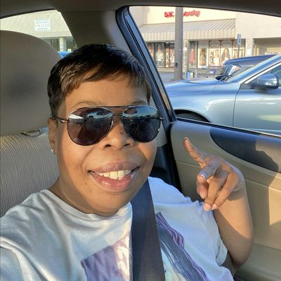 Shavonda Newton logo