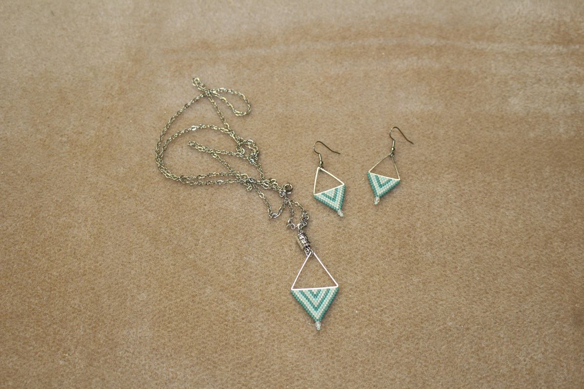 Delica Diamond Necklace and Earrings, Beads and Plenty More (Calgary