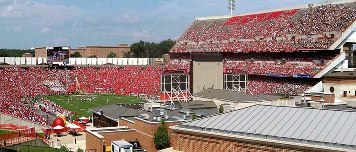Maryland Terrapins at UConn Huskies Football at Pratt & Whitney Stadium at Rentschler Field, 12 September