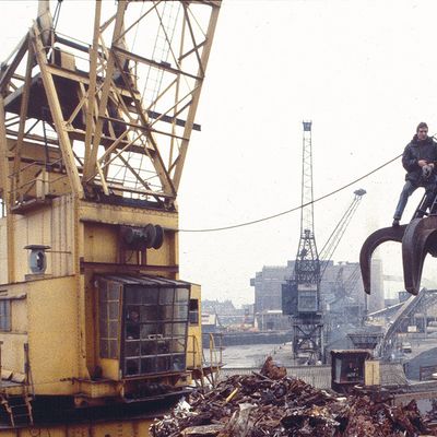 Getting to Know the London Picture Archive: Differ