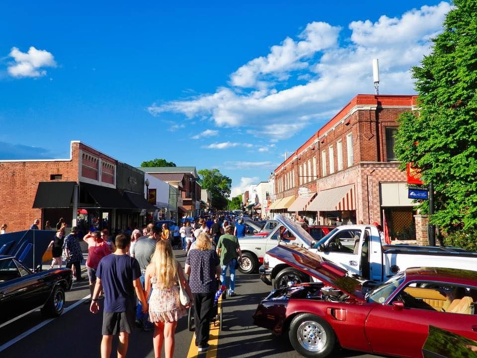 Cruise In at the 76th Annual Tennessee Strawberry Festival, Market St