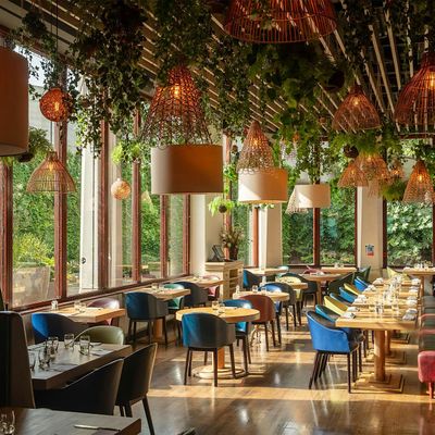 Smith's Bar & Grill logo