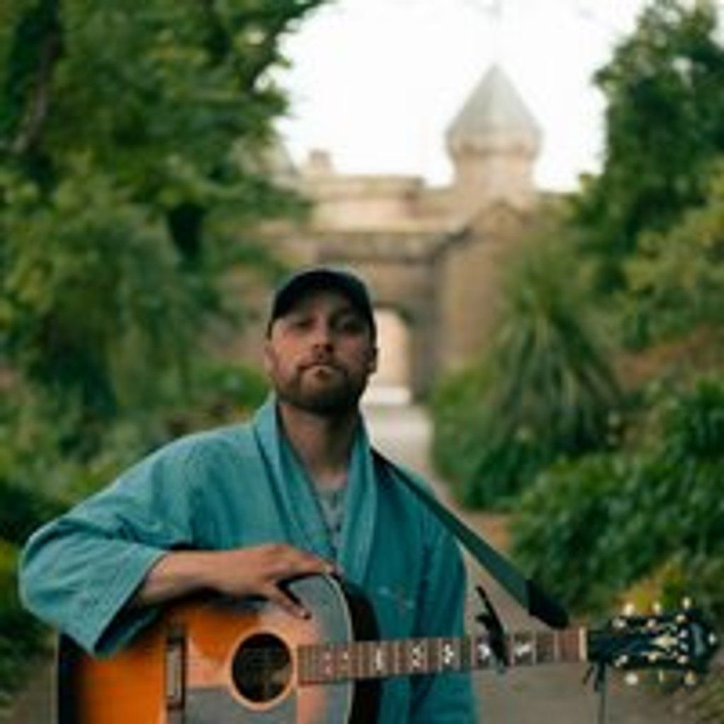 Adam Holmes, 27 March | Event in Elgin | AllEvents