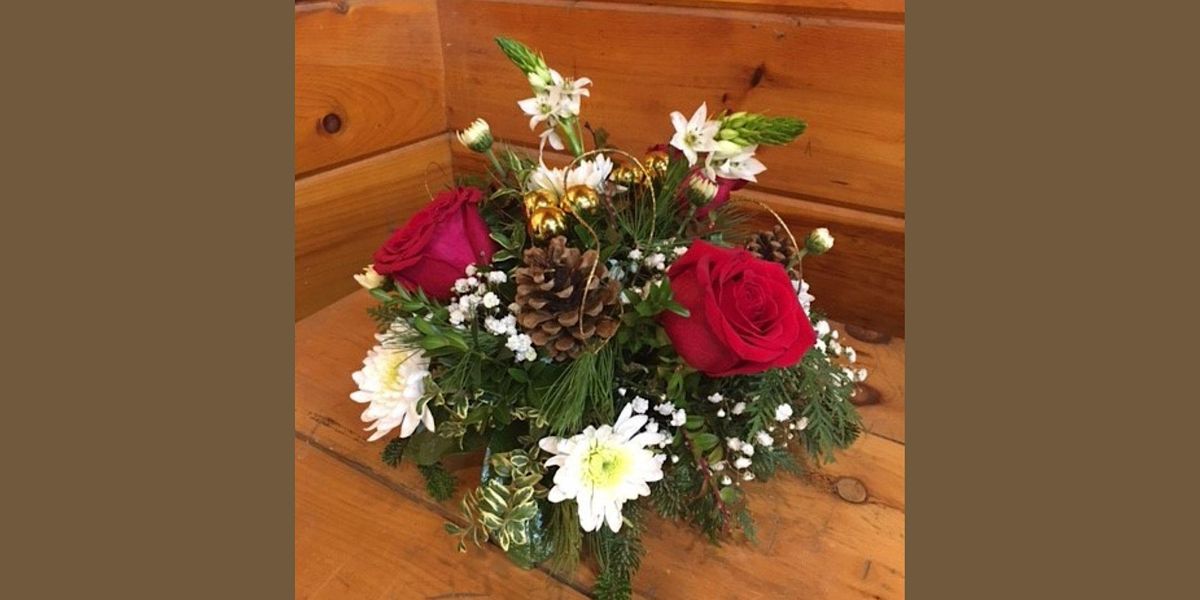 Floral Design Holiday/Christmas Centerpiece, Dimecos Nursery and